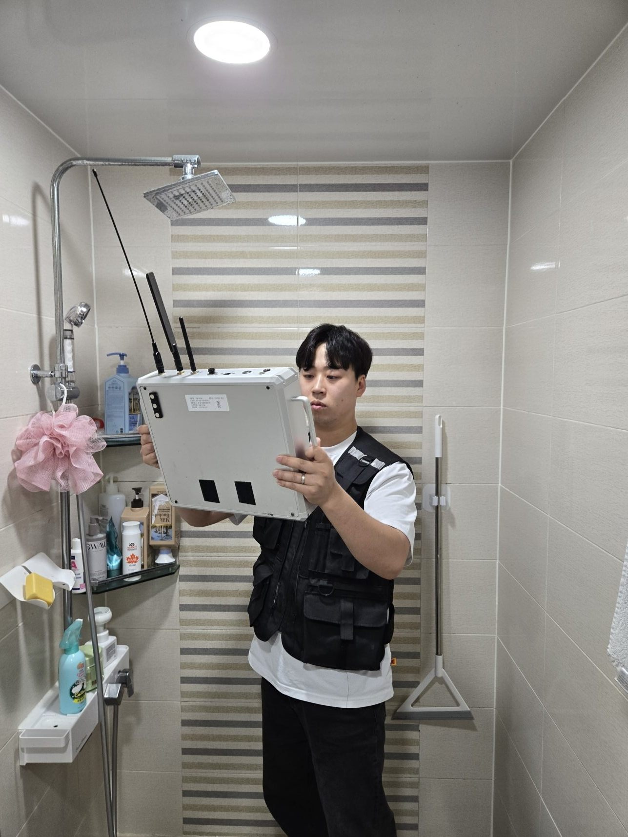 천장 화재감지기 내 은닉 카메라 적발