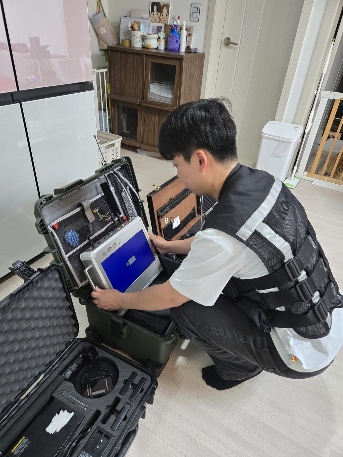 숙박시설 탁상용 전자시계 내부 Wi-Fi 카메라